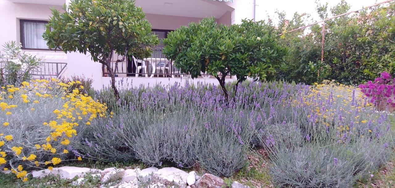 Holiday Home Ruzmarin Trogir Buitenkant foto