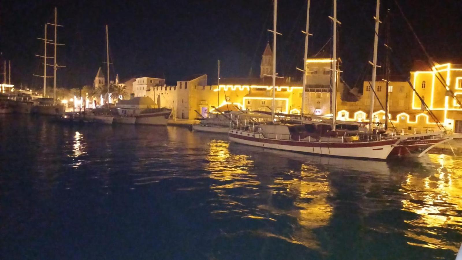 Holiday Home Ruzmarin Trogir Buitenkant foto