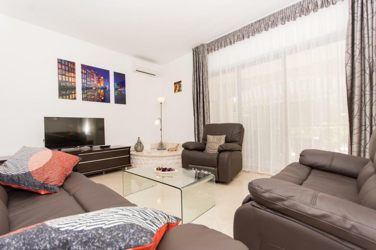 Holiday Home Ruzmarin Trogir Buitenkant foto