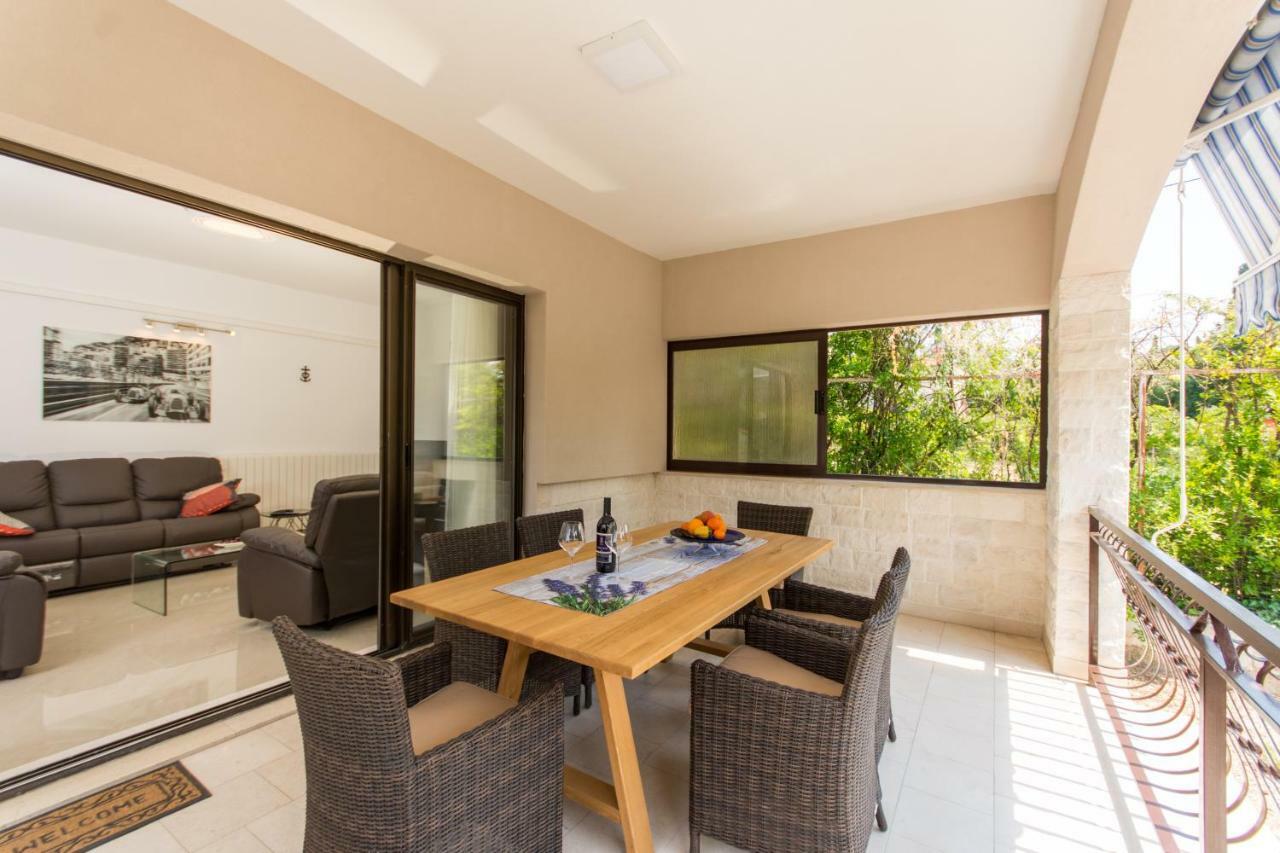 Holiday Home Ruzmarin Trogir Buitenkant foto