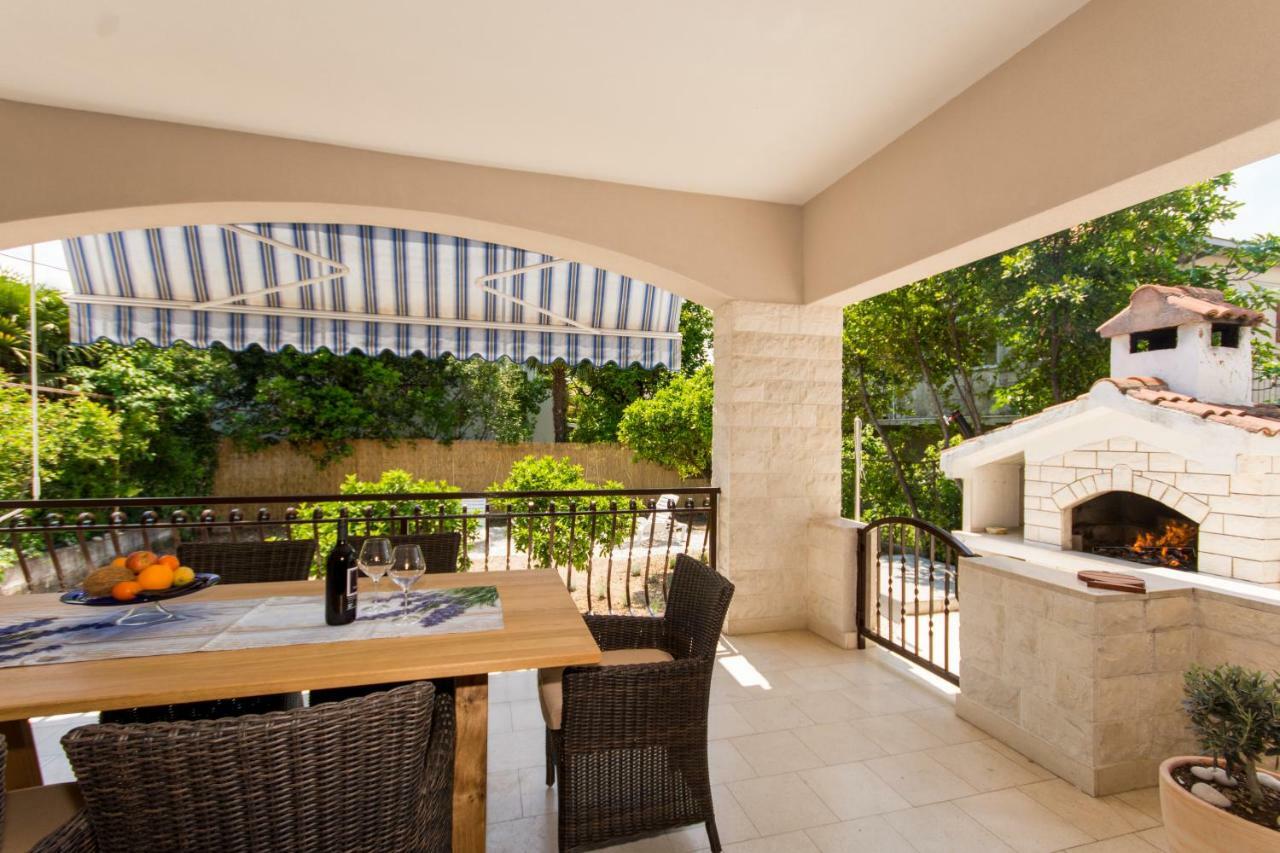 Holiday Home Ruzmarin Trogir Buitenkant foto