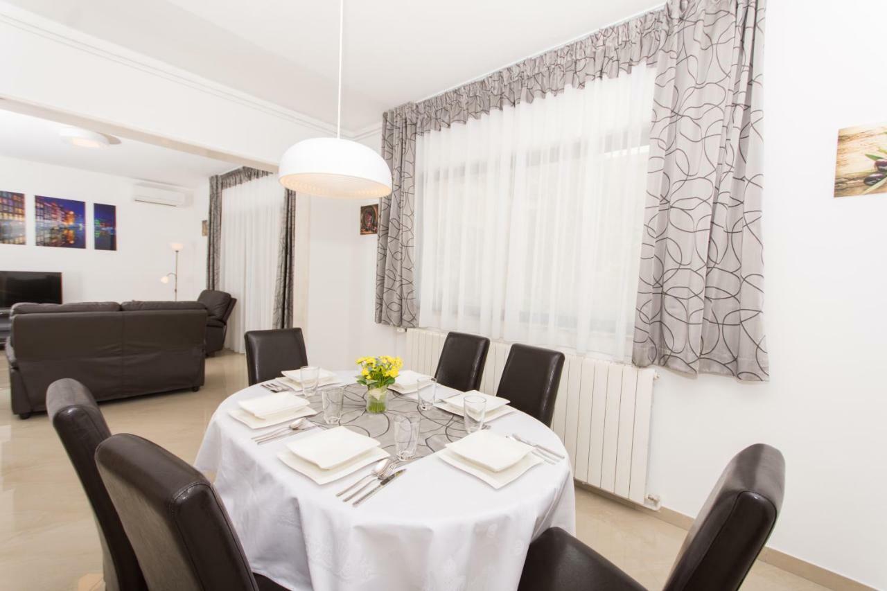 Holiday Home Ruzmarin Trogir Buitenkant foto