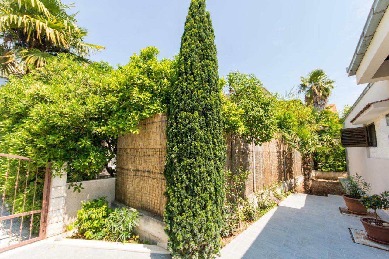 Holiday Home Ruzmarin Trogir Buitenkant foto